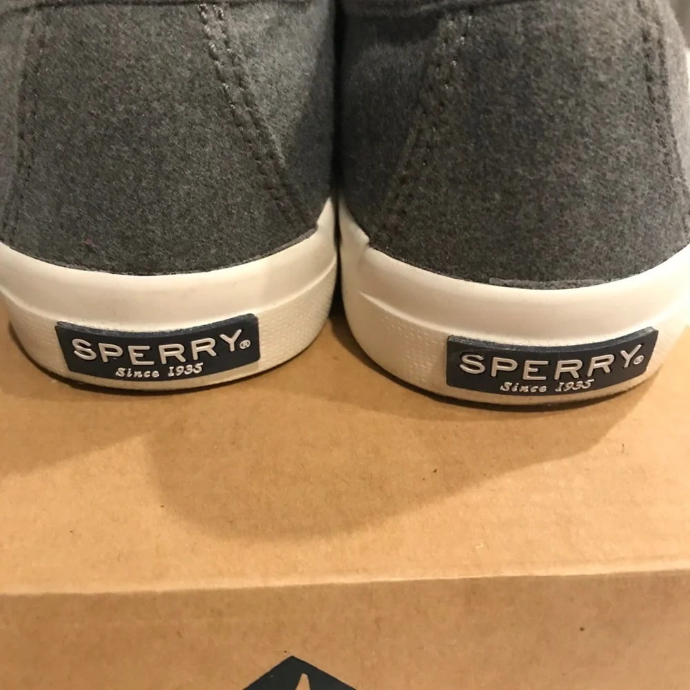 Sperry women elastic